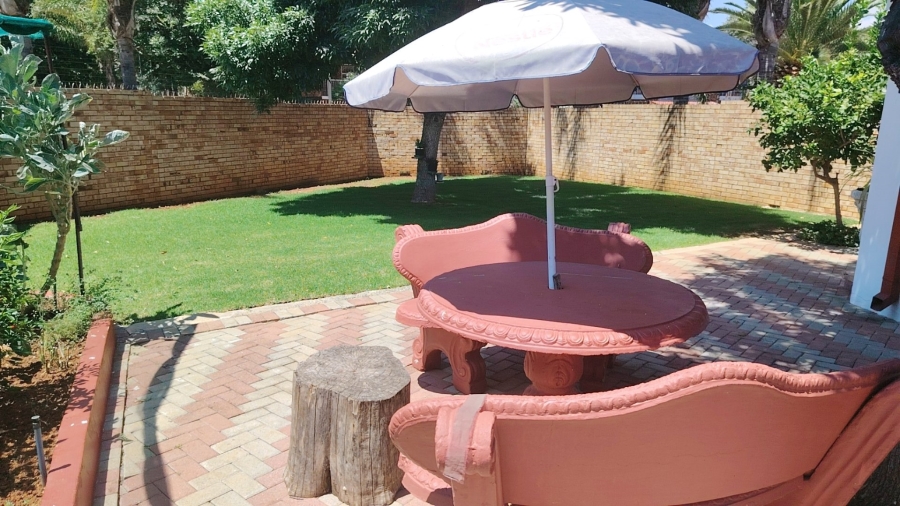 5 Bedroom Property for Sale in Flamwood North West